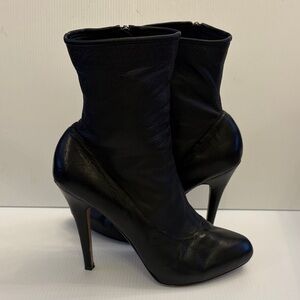 Minimalist Black Supple Leather High Heel Ankle Boots, Side Zipper - Size 6.5